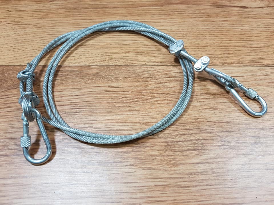 Un cavo d´acciaio per legare la lunghezza cane - 1,5 mindice